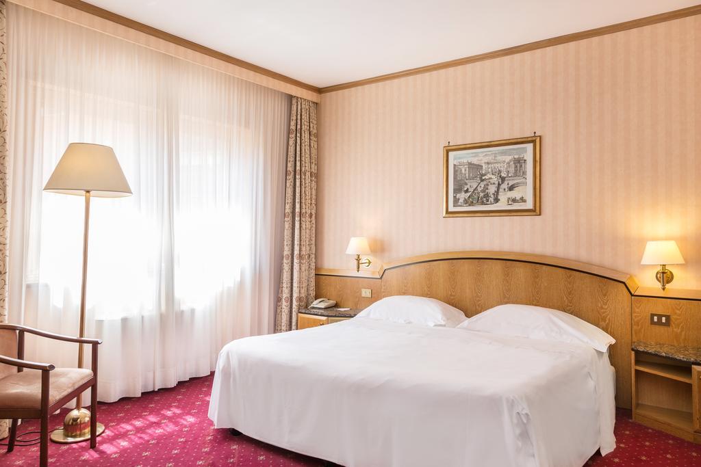 Hotell Beverly Hills 4*