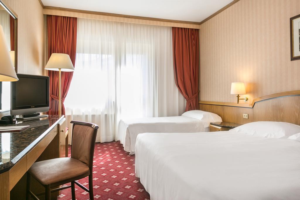Beverly Hills Hotell Rom