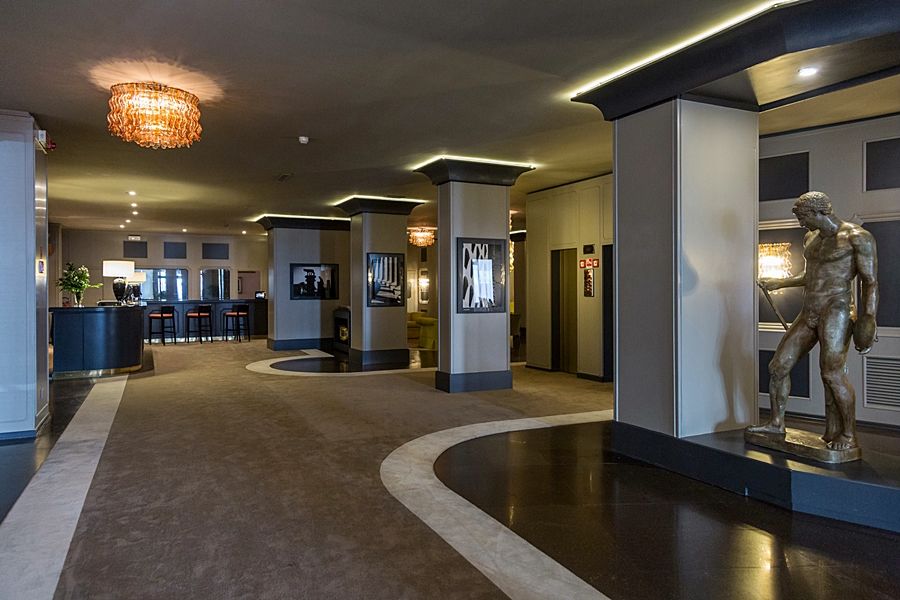 Beverly Hills Hotell 4*