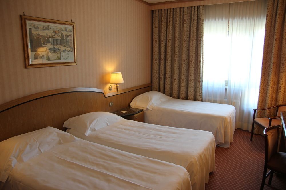 Hotell Beverly Hills 4*