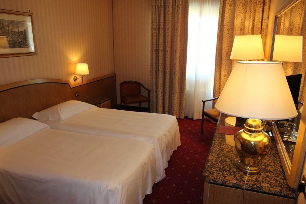 Beverly Hills 4* Rom